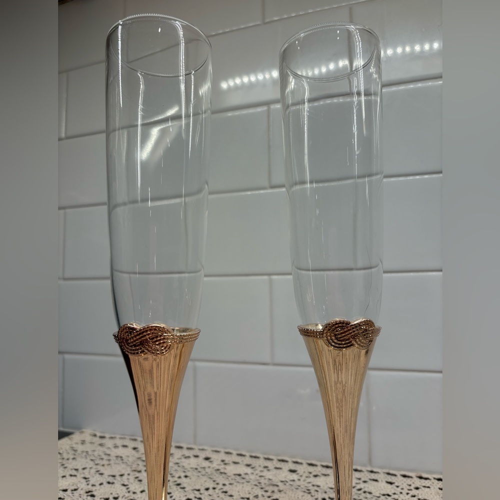 Vera Wang/Wedgwood Champagne Flutes - Picture 5 of 5